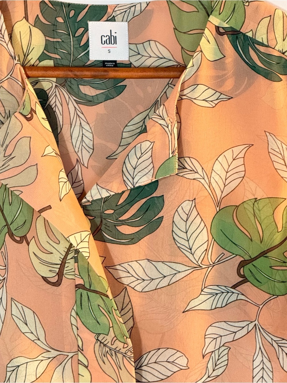 cabi Tropical Monstera Leaf Print Sleeveless Blouse - Picture 3 of 8